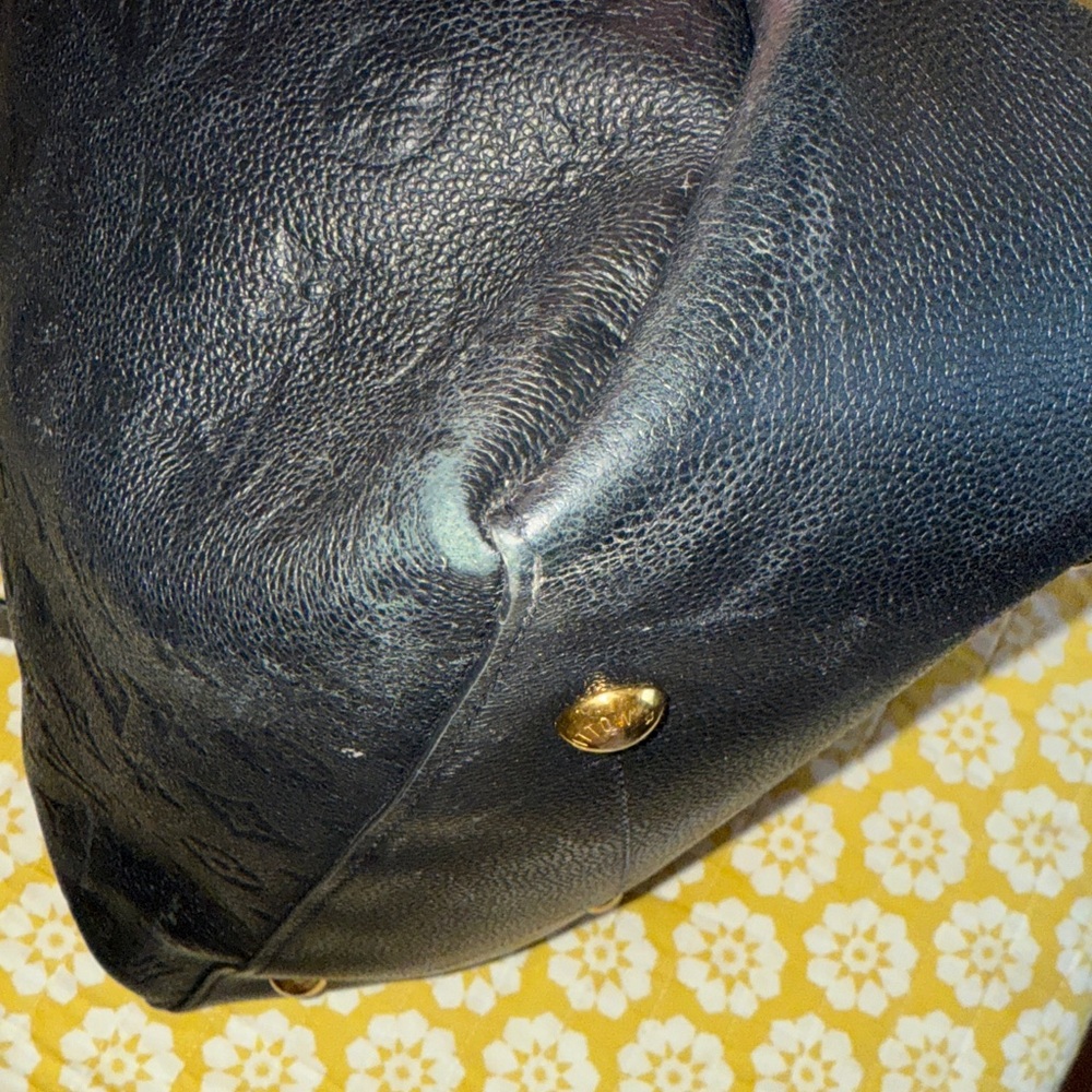 Louis Vuitton Empreinte Maida Hobo in Black - Picture 14 of 16